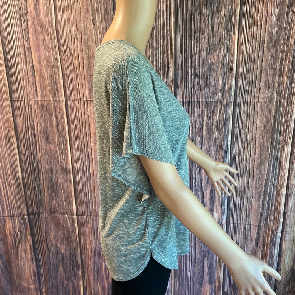 The Limited Size Small Gray Statement Sleeve Blou… - image 8